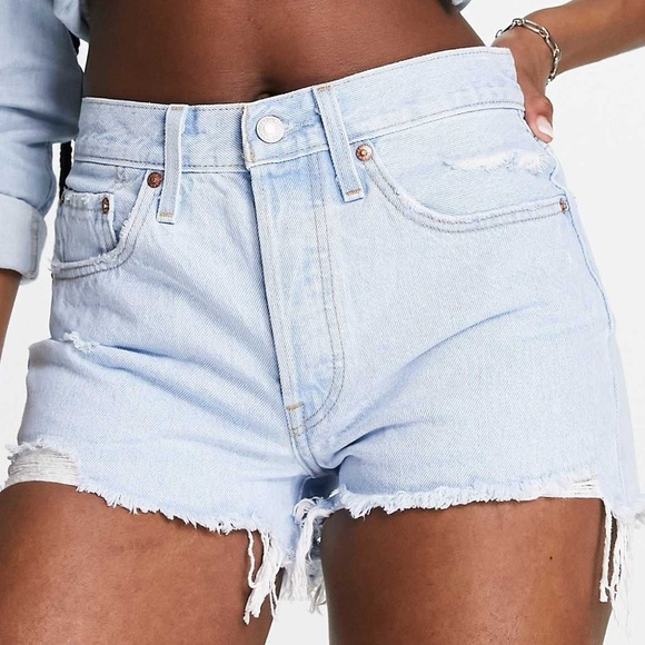 Levi's 501 Original short slim fit denim shorts in light wash blue - Picture 2 of 5